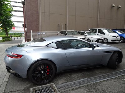 2019 Aston Martin DB11 — фото 2
