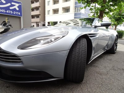 2019 Aston Martin DB11 — фото 10