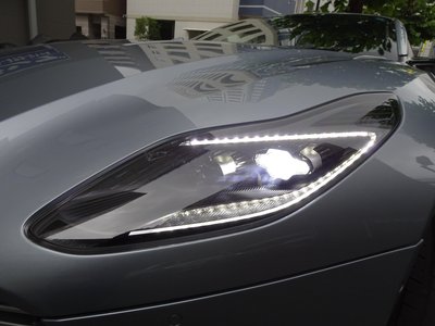 2019 Aston Martin DB11 缩略图 18