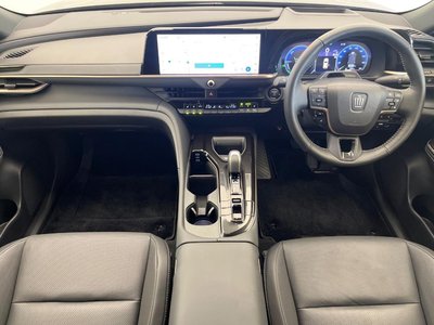 TOYOTA CROWN SPORT - 2