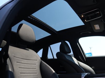 MERCEDES-BENZ GLC - 10