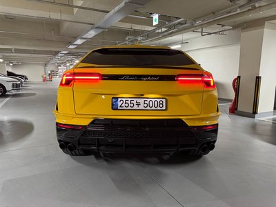 LAMBORGHINI URUS - 3