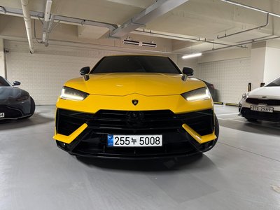 LAMBORGHINI URUS - 2