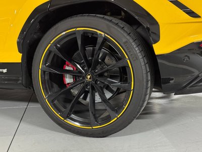 LAMBORGHINI URUS - 7