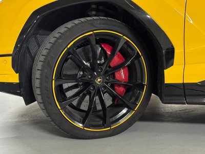 LAMBORGHINI URUS - 8