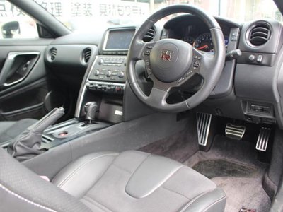 2014 Nissan GT-R 照片 3