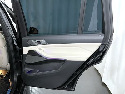 2021 BMW X7 — миниатюра 34