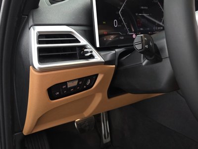 صورة مصغرة 19 لـ 2026 BMW 3 SERIES