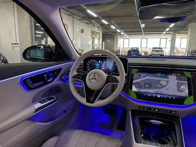 MERCEDES-BENZ E-CLASS - 8