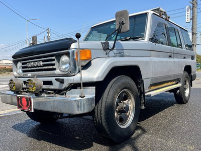 TOYOTA LAND CRUISER 70 - 2