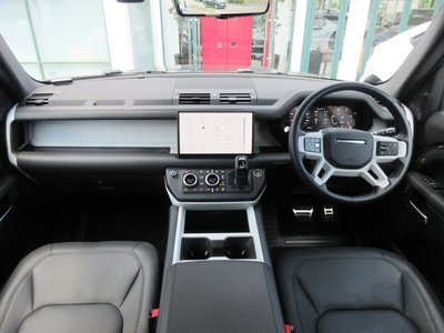 LAND ROVER DEFENDER - 2