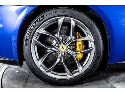 2019 Ferrari GTC4 LUSSO thumbnail 21