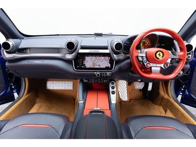 2019 Ferrari GTC4 LUSSO photo 2