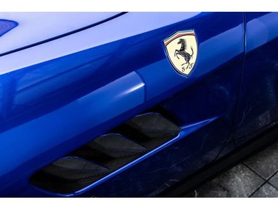 2019 Ferrari GTC4 LUSSO thumbnail 16