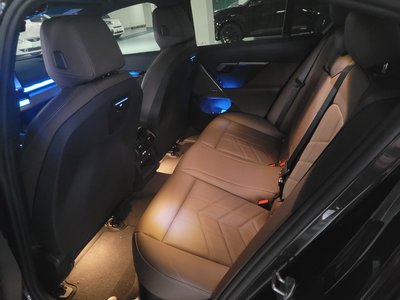 2025 BMW 5 SERIES — фото 9