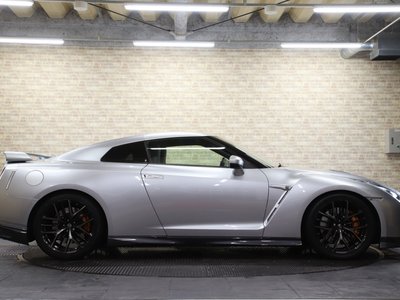 NISSAN GT-R - 8