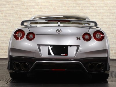 NISSAN GT-R - 10