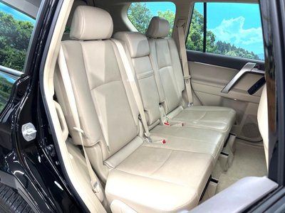 TOYOTA LAND CRUISER PRADO - 9