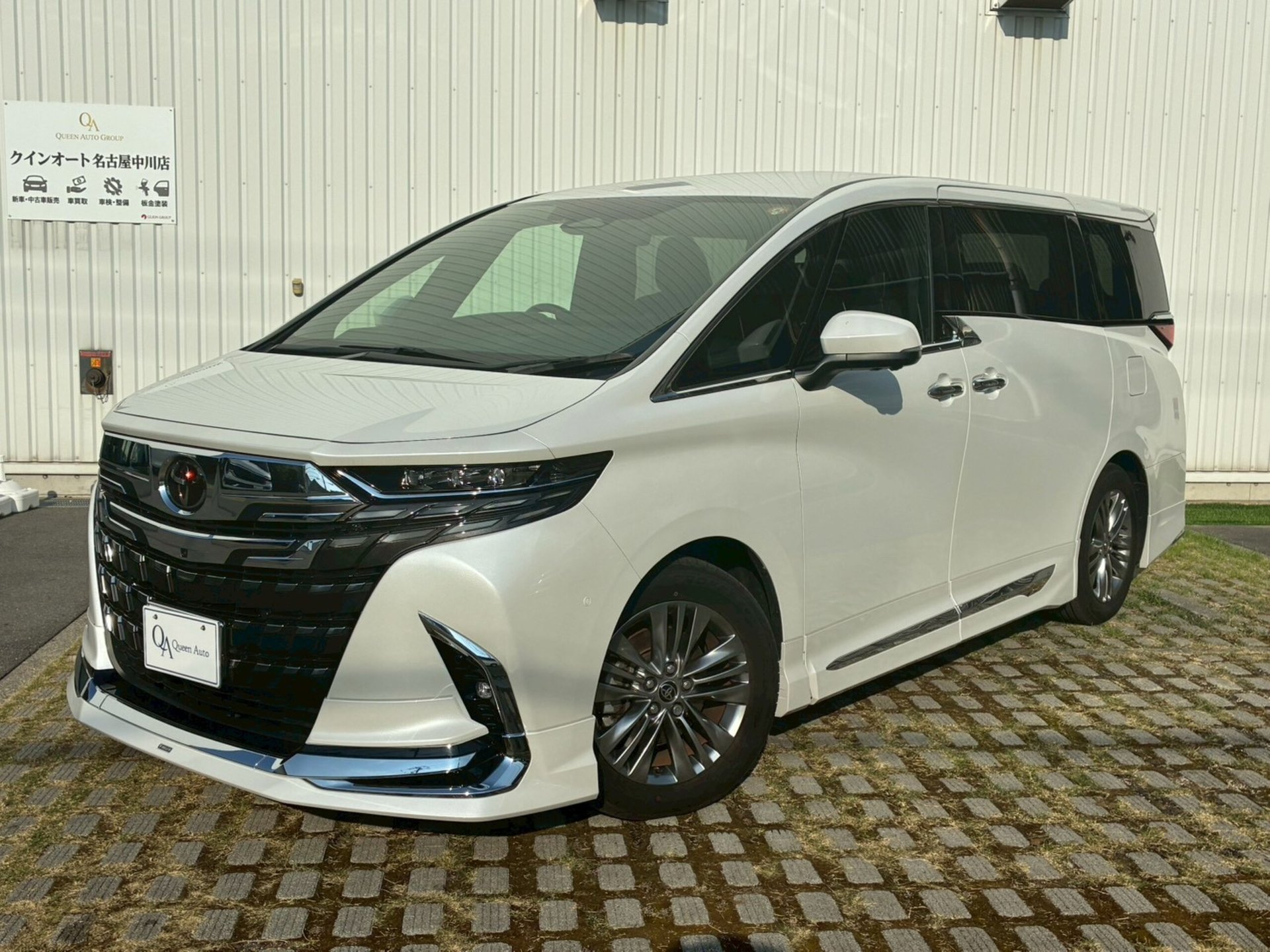 2025 Toyota ALPHARD — фото 1