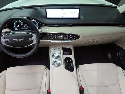 2023 Genesis GV70 photo 4