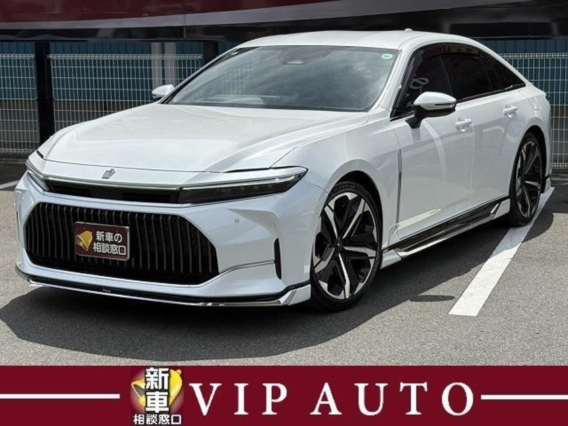 TOYOTA CROWN - View 1