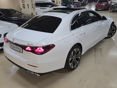 MERCEDES-BENZ E-CLASS - 3