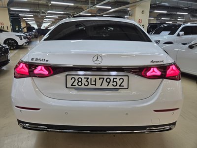 MERCEDES-BENZ E-CLASS - 4