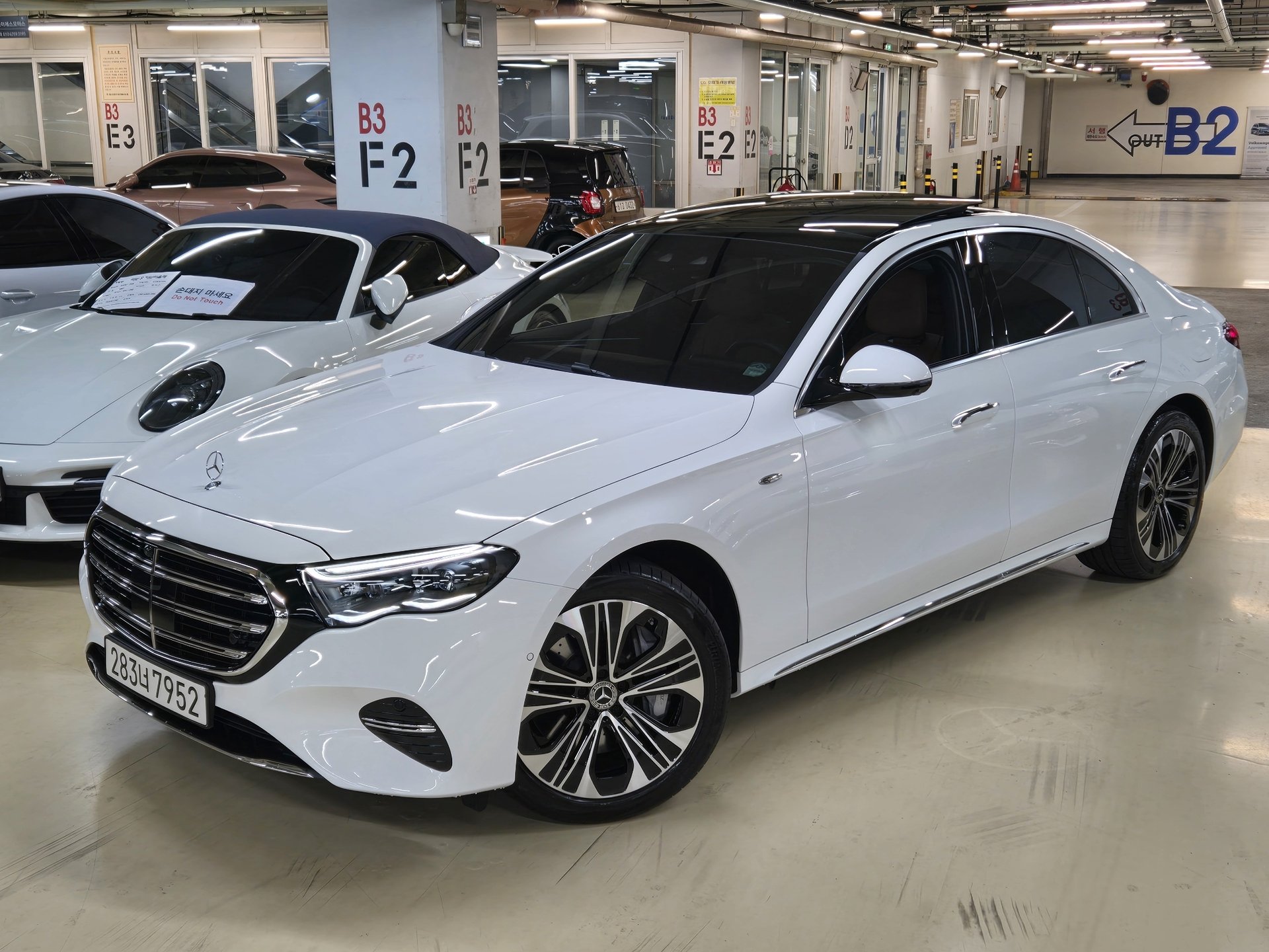 MERCEDES-BENZ E-CLASS - View 1