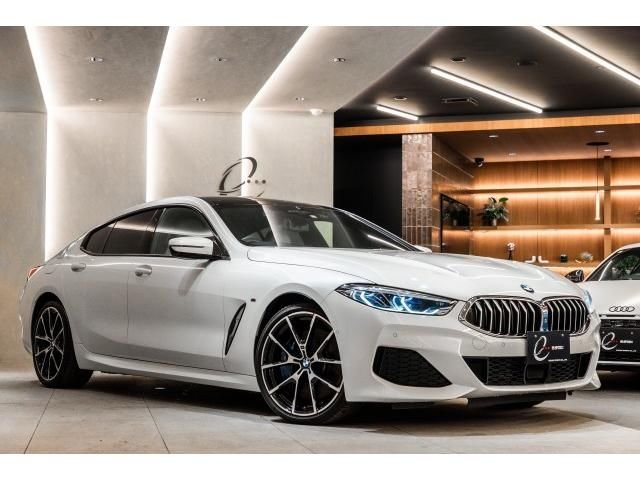 BMW 8 SERIES - View 1