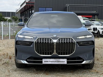 BMW 7 SERIES - 2