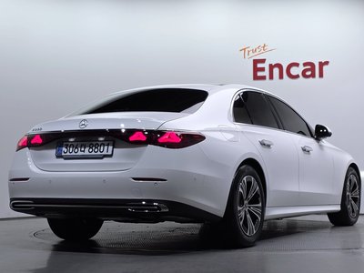MERCEDES-BENZ E-CLASS - 3