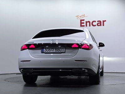 MERCEDES-BENZ E-CLASS - 4