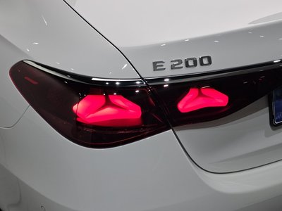 MERCEDES-BENZ E-CLASS - 10