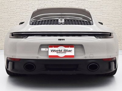 PORSCHE 911 - 4