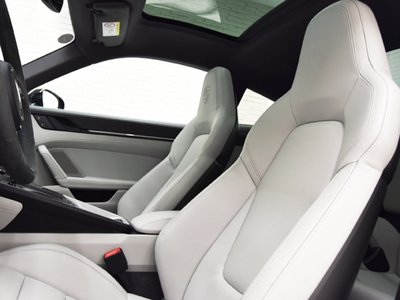 PORSCHE 911 - 9