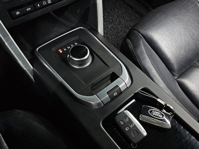 LAND ROVER DISCOVERY SPORT - 9