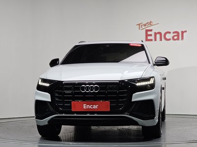 AUDI Q8 - 3