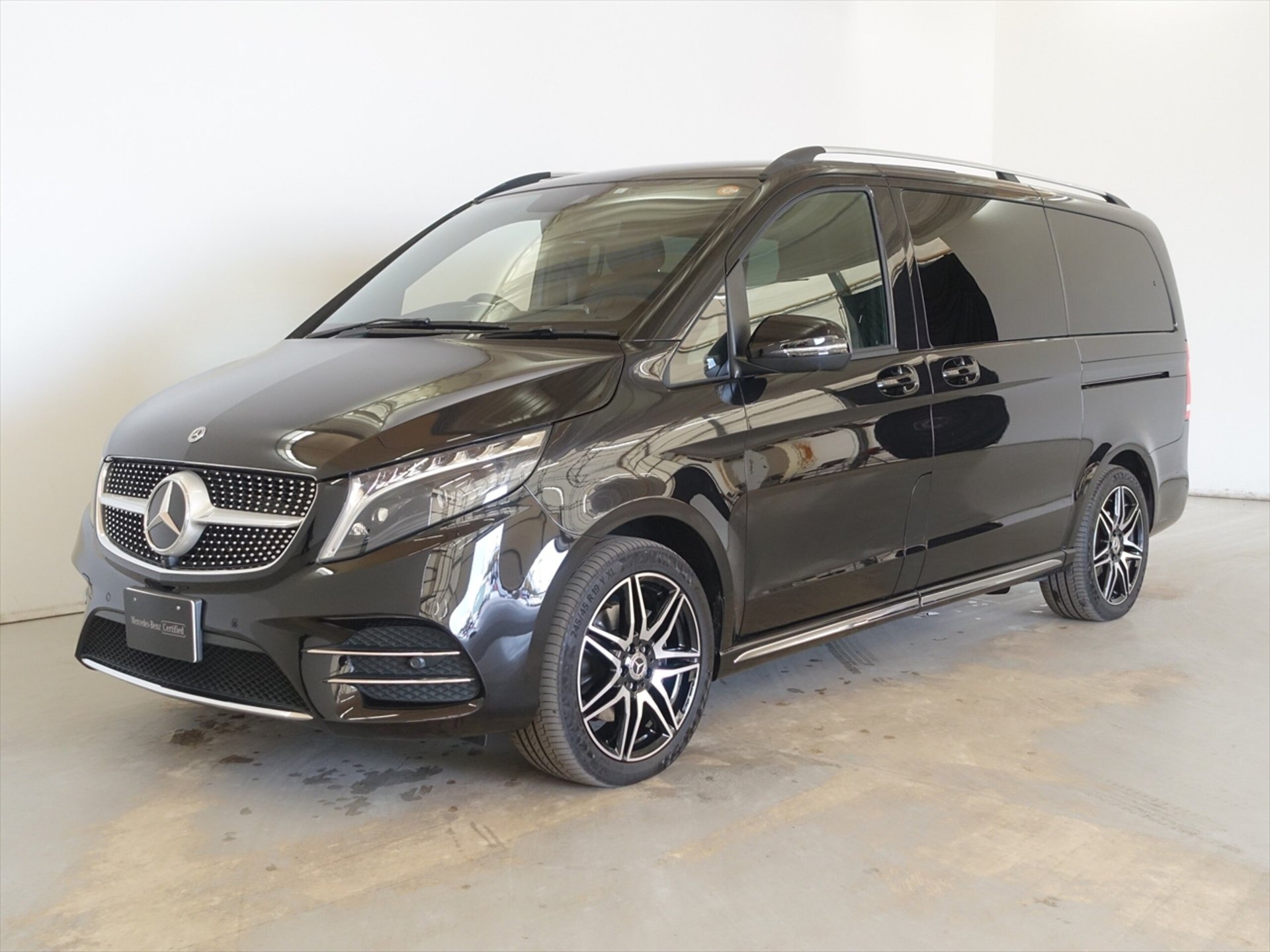 MERCEDES-BENZ V-CLASS - View 1