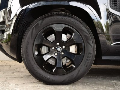 LAND ROVER DEFENDER - 8