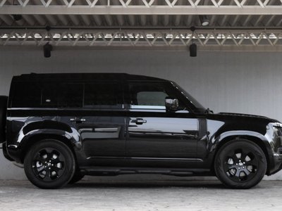 LAND ROVER DEFENDER - 7
