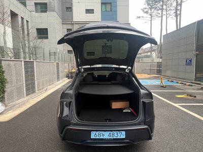 TESLA MODEL Y - 6