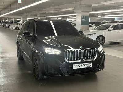2025 BMW X1 photo 2