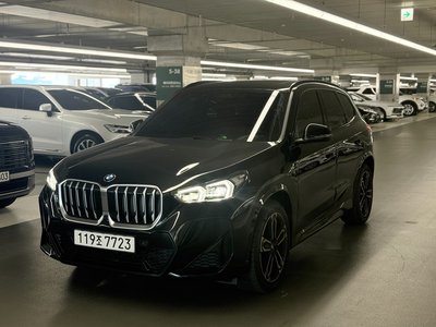 2025 BMW X1 photo 1
