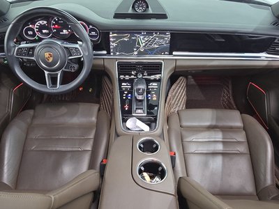 صورة 5 لـ 2020 Porsche PANAMERA