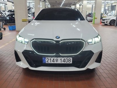 BMW 5 SERIES - 1