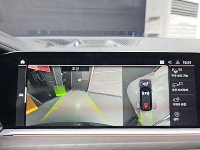 2021 BMW X7 — миниатюра 20