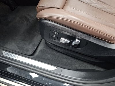2021 BMW X7 — миниатюра 32