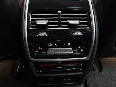 2021 BMW X7 — миниатюра 24