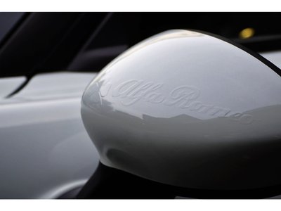 2015 ALFA Romeo 4C 照片 30
