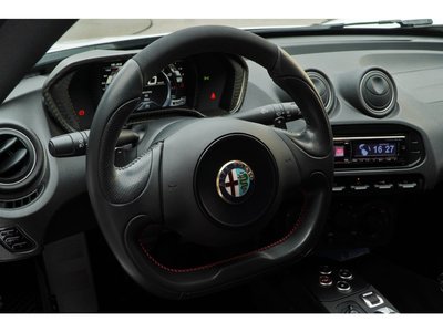 2015 ALFA Romeo 4C 照片 15